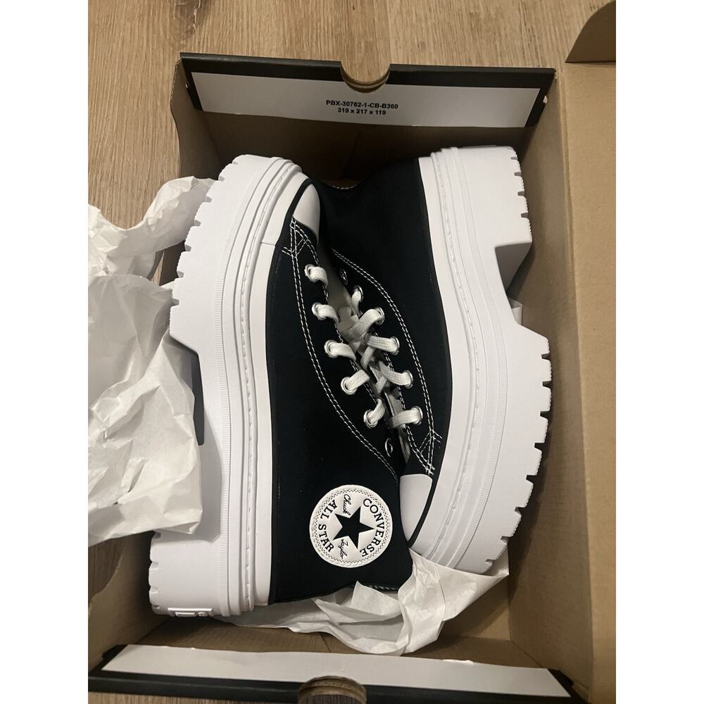 Converse Women's Chuck Taylor All Star Lugged Heel Platform SIZE 8